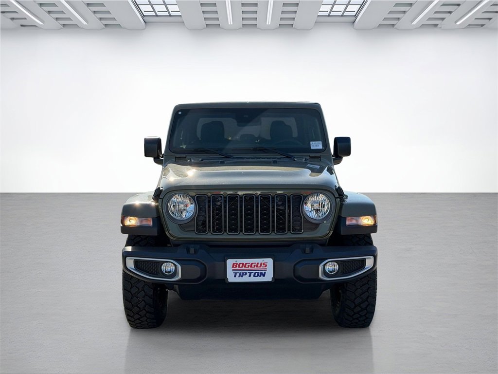 New 2025 Jeep Gladiator Sport image 2