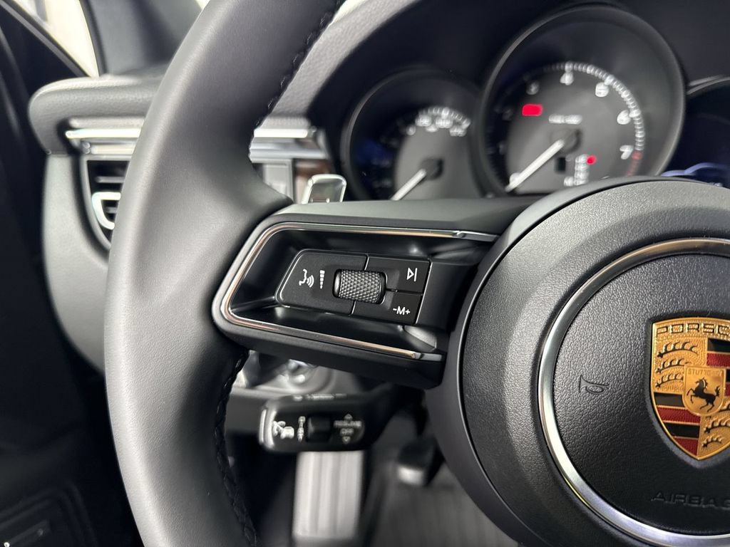 New 2026 Porsche Macan AWD/4WD image 37