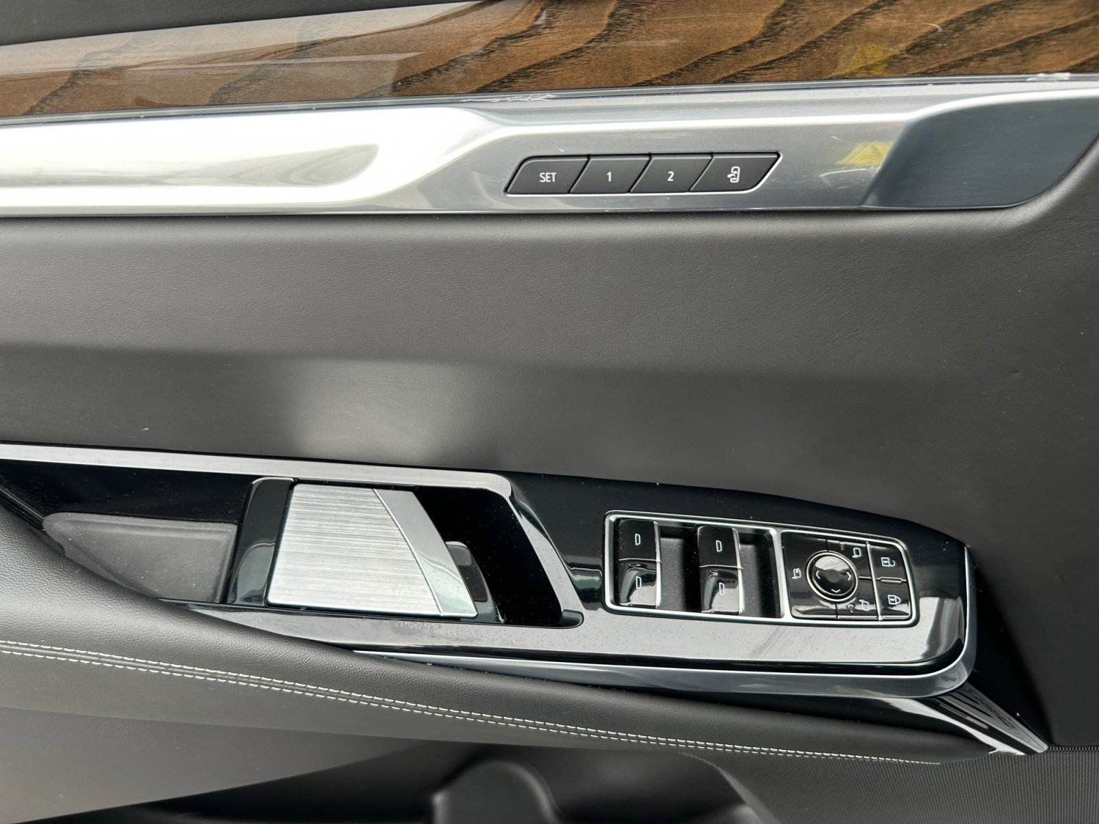 Used 2025 Cadillac Escalade ESV Sport Platinum w/ LPO, Floor Liner Package image 14