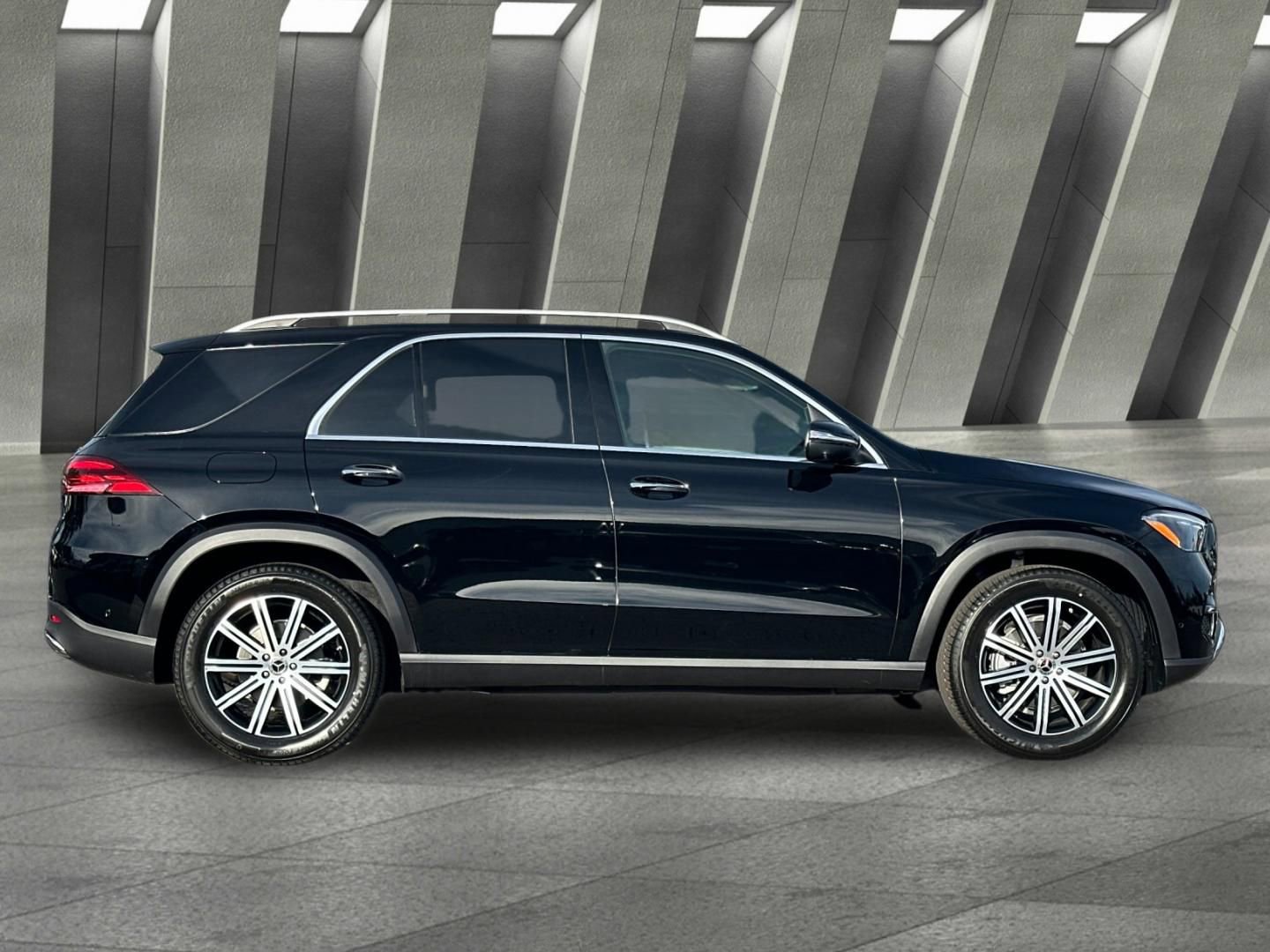 New 2026 Mercedes-Benz GLE 350 4MATIC image 3