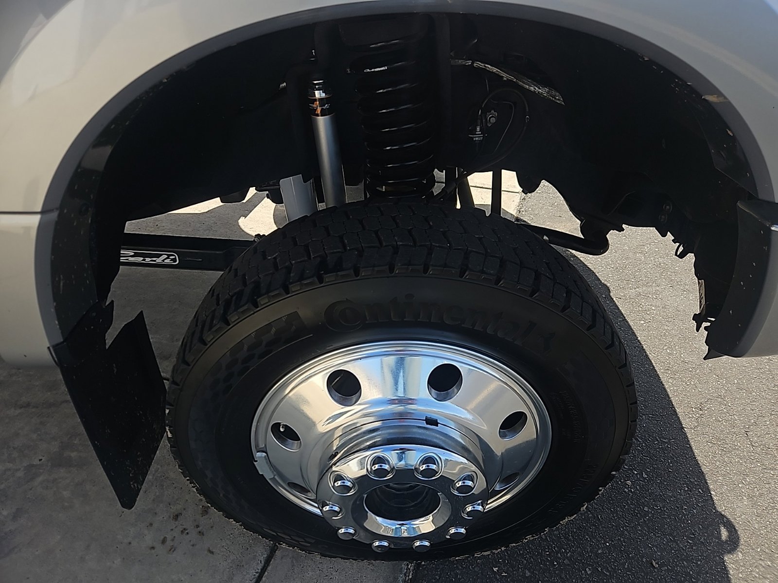 Used 2022 Ford F450 Platinum w/ FX4 Off-Road Package AWD/4WD image 12