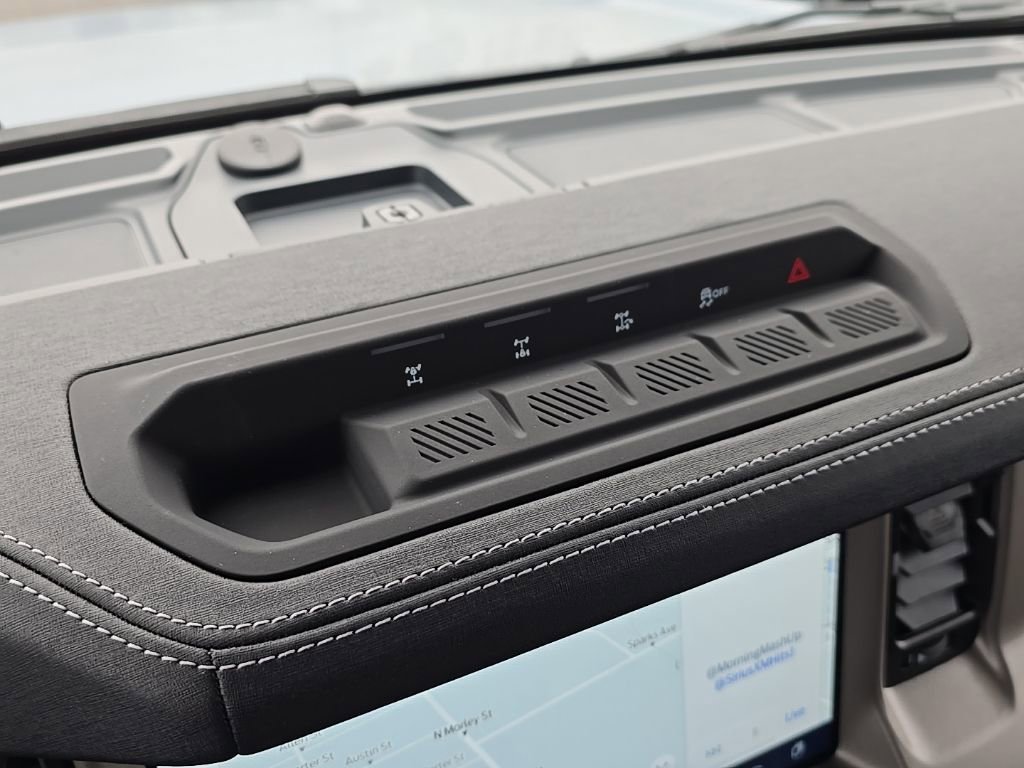New 2025 Ford Bronco Outer Banks w/ Sasquatch Package image 24