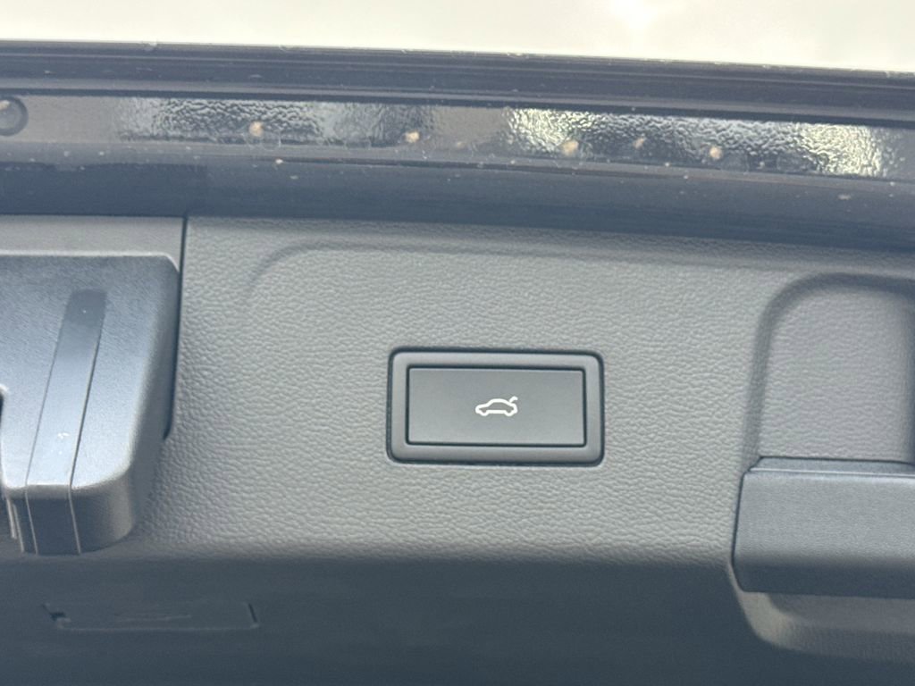 New 2026 Volkswagen Atlas SE image 17