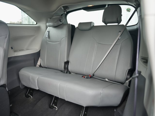 Used 2023 Toyota Sienna XLE image 12