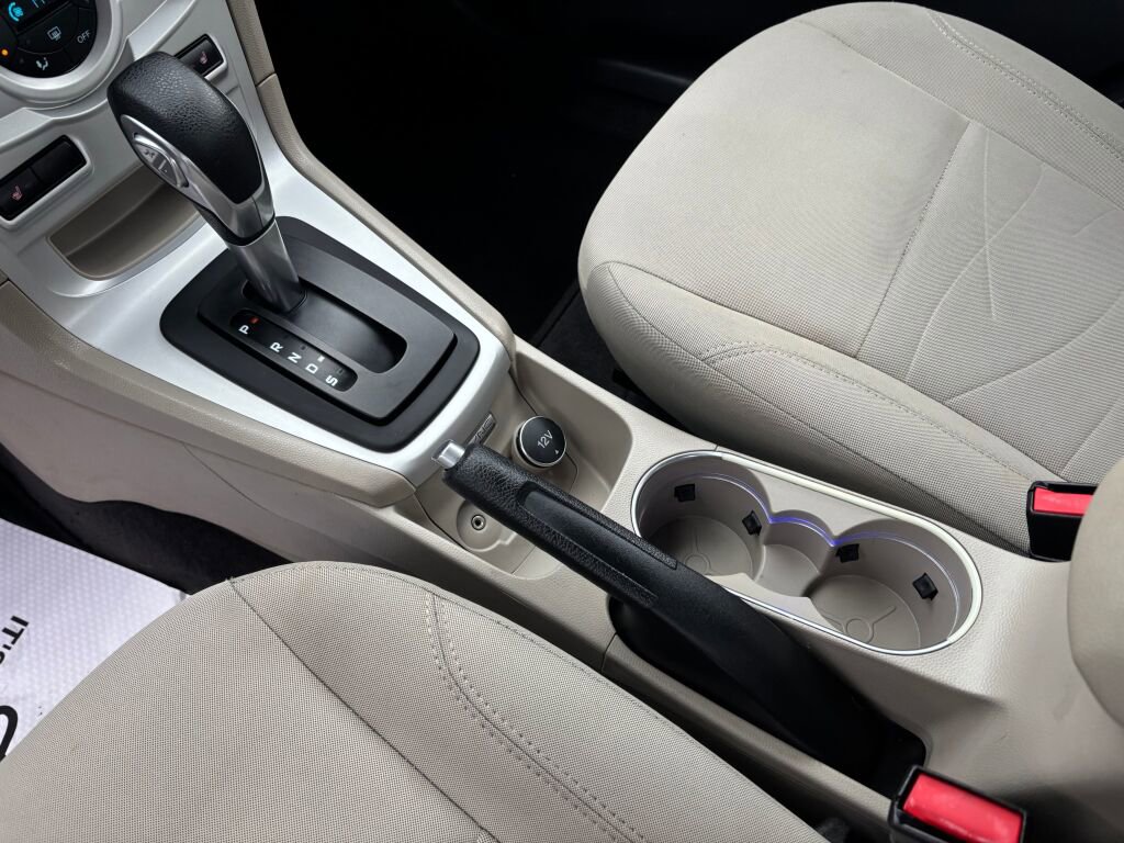 Used 2015 Ford Fiesta SE w/ Comfort Package image 15