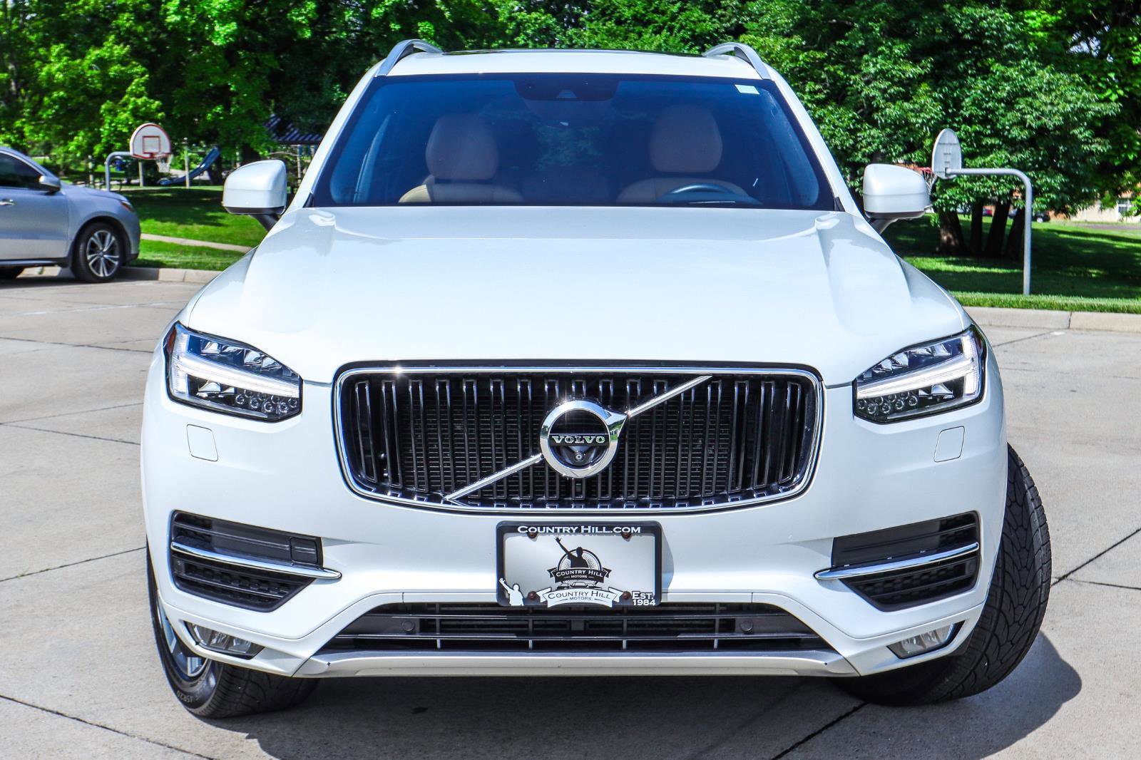 Used 2018 Volvo XC90 T6 Momentum w/ Convenience Package AWD/4WD image 18