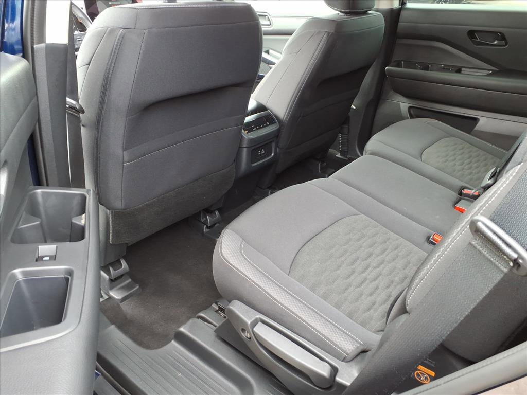 Used 2024 Nissan Pathfinder SV image 32