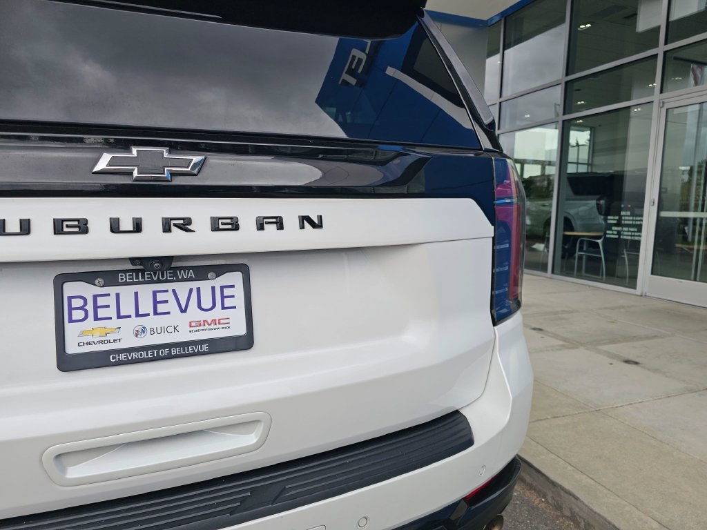 Used 2025 Chevrolet Suburban Z71 AWD/4WD image 17