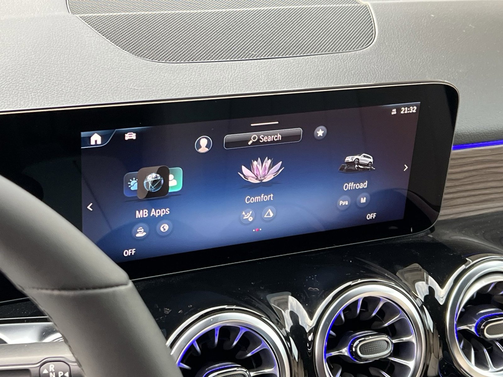 New 2026 Mercedes-Benz GLB 250 4MATIC image 18