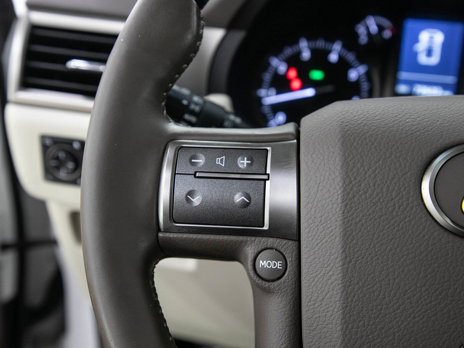 Used 2019 Lexus GX 460 Premium w/ Premium Package AWD/4WD image 26