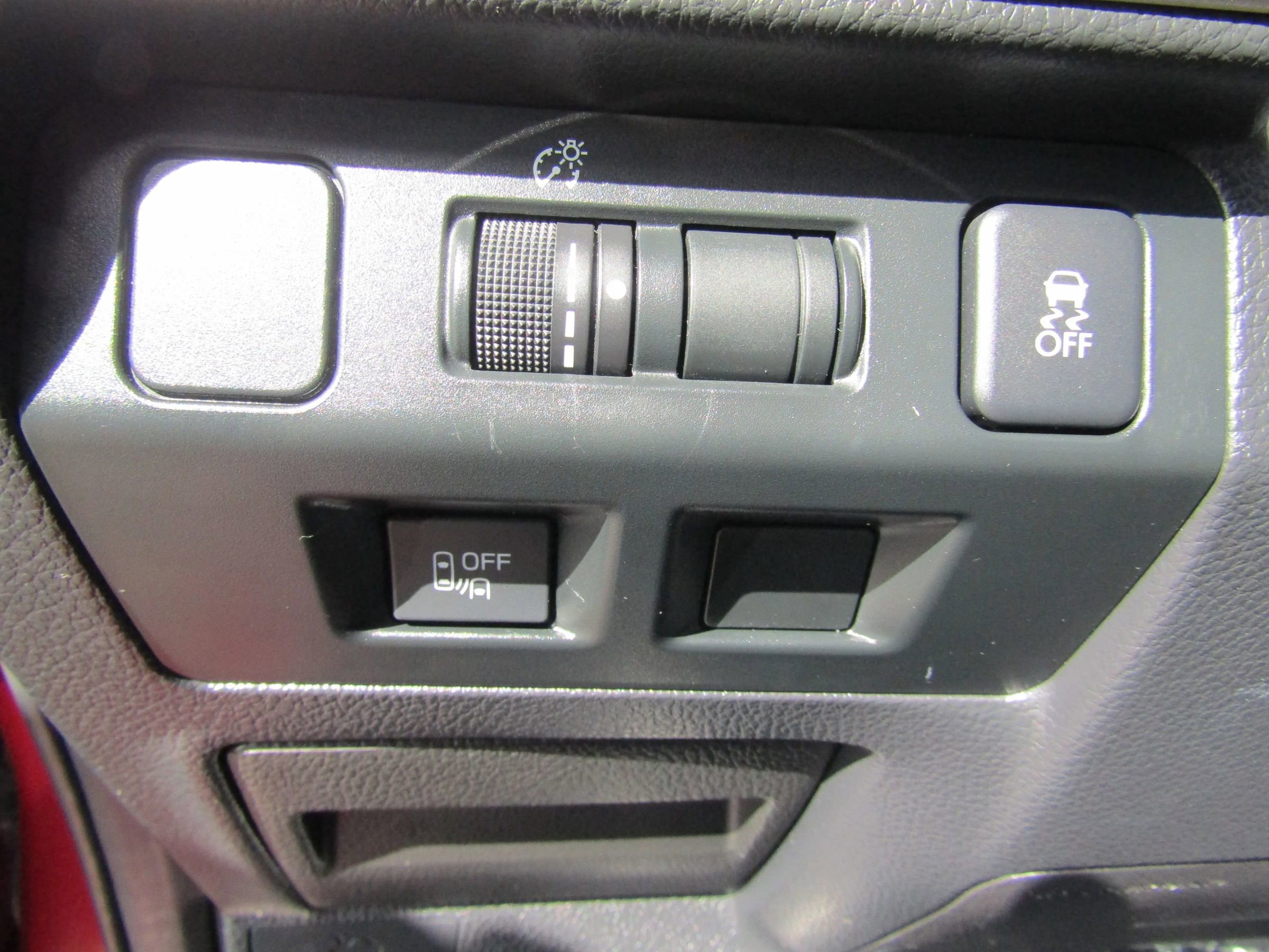 Used 2016 Subaru Crosstrek 2.0i Limited image 20