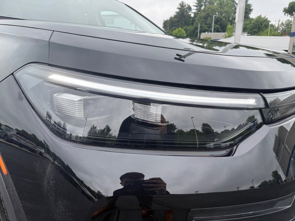 New 2026 Volkswagen Tiguan SE FWD image 24