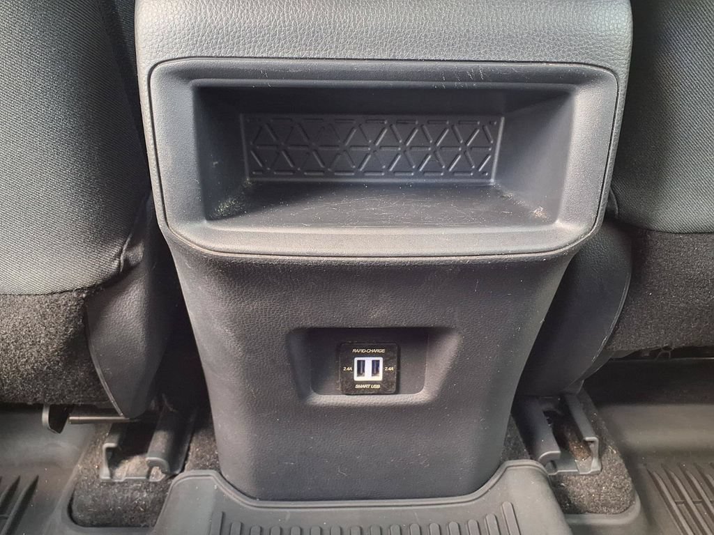 Used 2019 Toyota RAV4 LE FWD image 16