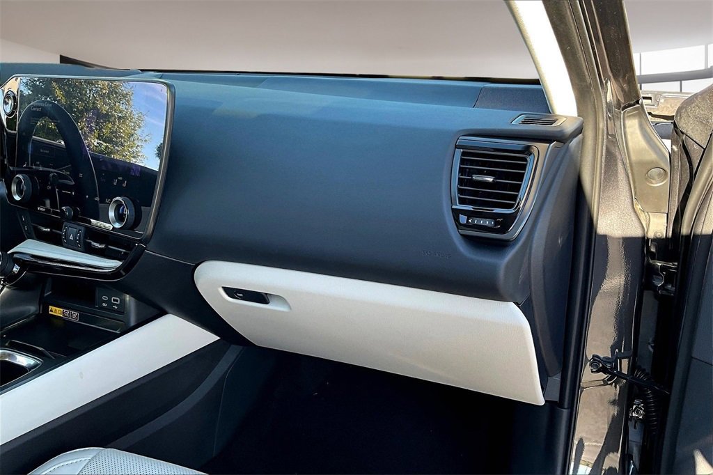 Used 2025 Lexus NX 300h AWD w/ Accessory Package (2T) image 16