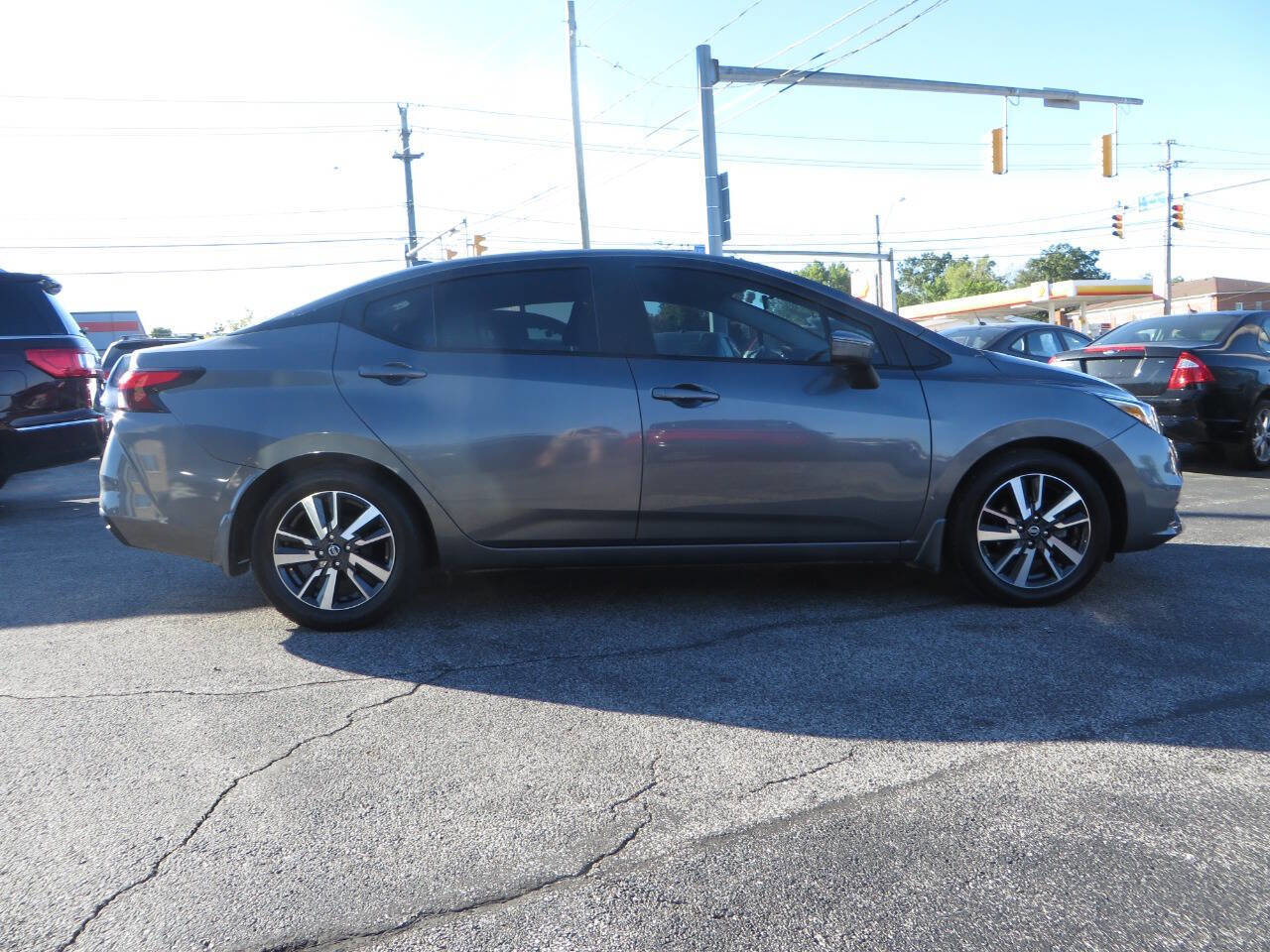 Used 2021 Nissan Versa SV image 6