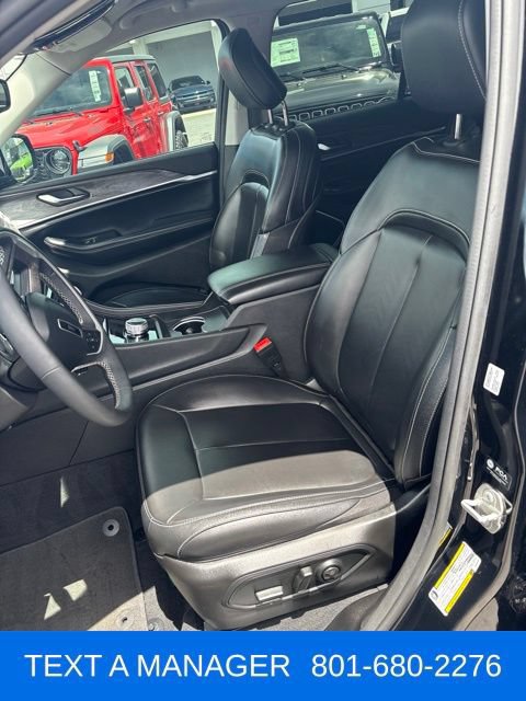 Used 2024 Jeep Grand Cherokee Limited AWD/4WD image 10