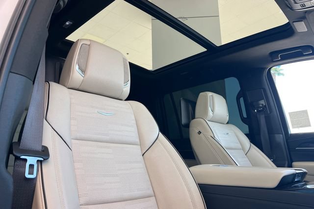 Used 2021 Cadillac Escalade ESV Sport w/ Driver Assist Tech Package AWD/4WD image 22