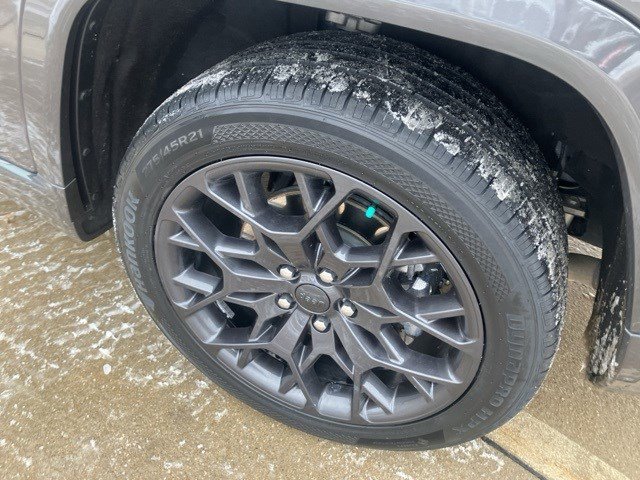 Used 2024 Jeep Grand Cherokee L Summit w/ High Altitude Package image 29