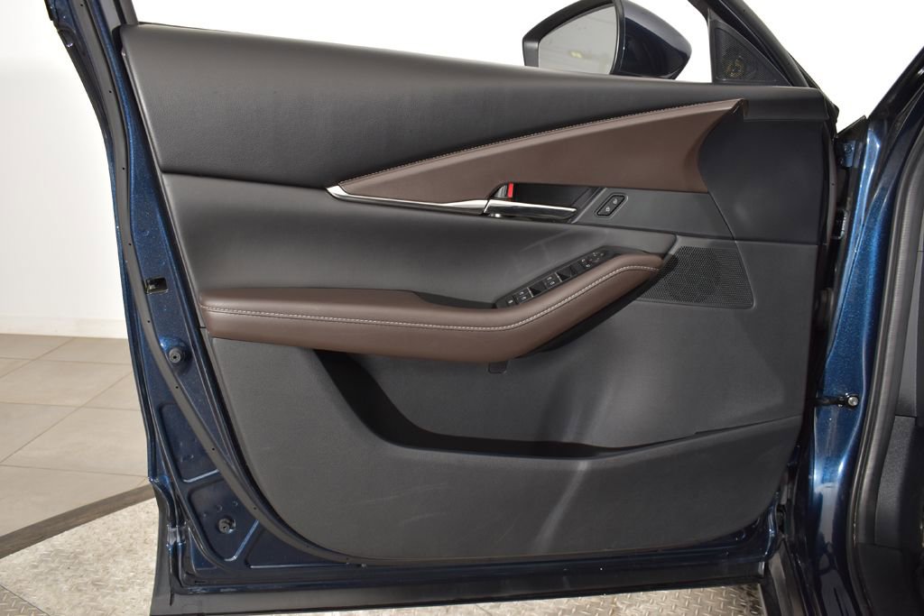 Used 2023 MAZDA CX-30 AWD 2.5 S w/ Premium Package image 11