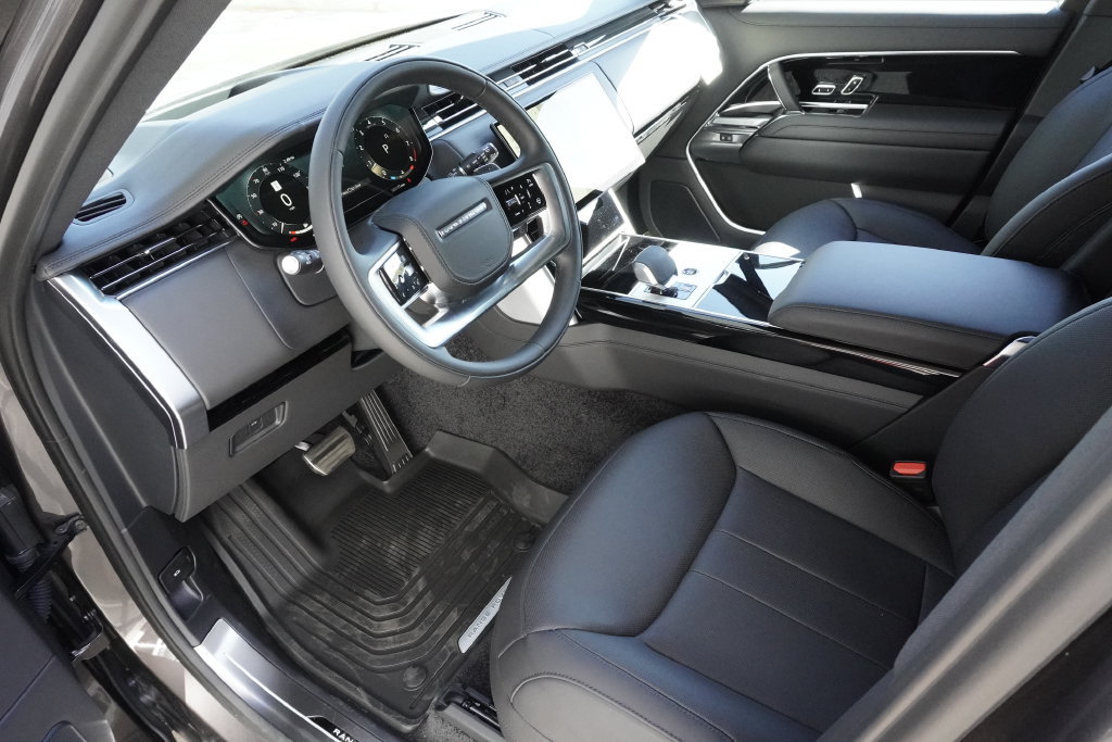 New 2026 Land Rover Range Rover Long Wheelbase SE AWD/4WD image 18