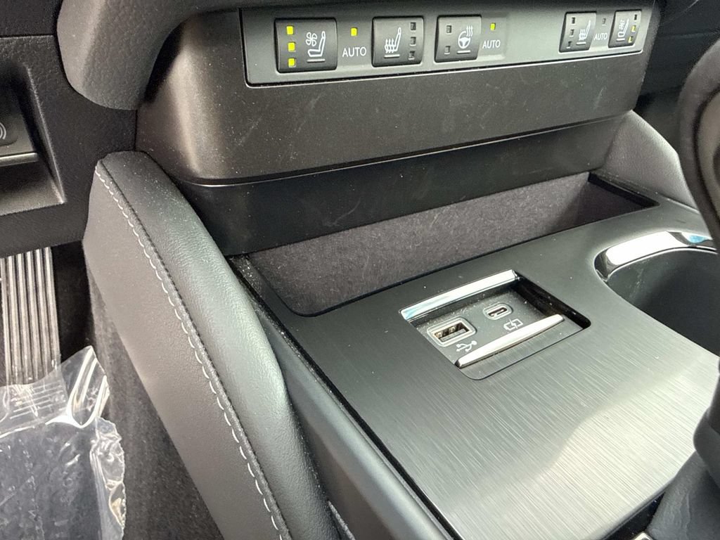 Used 2025 Lexus ES 350 w/ Premium Package FWD image 33