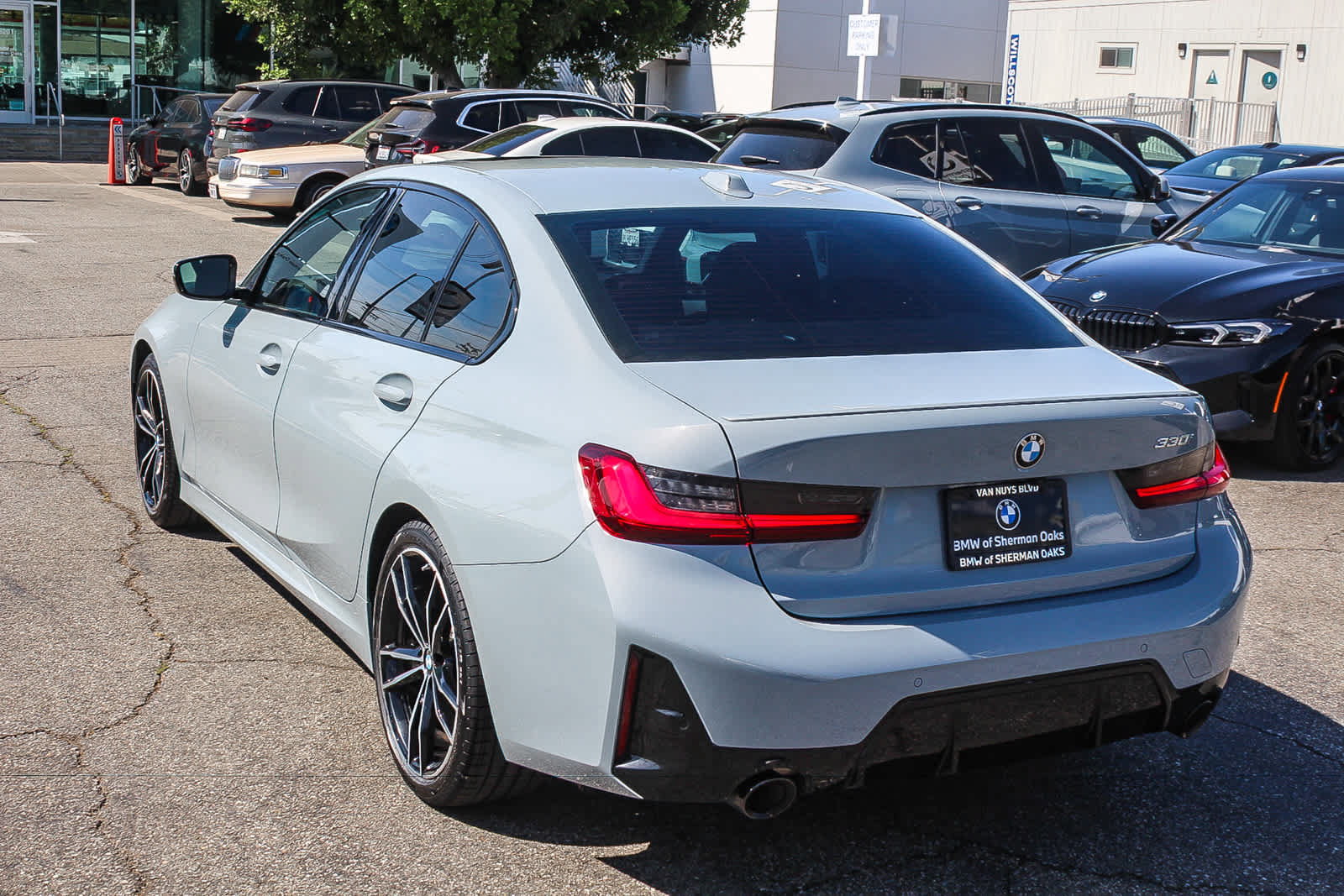 Used 2023 BMW 330i Sedan w/ M Sport Package RWD image 6