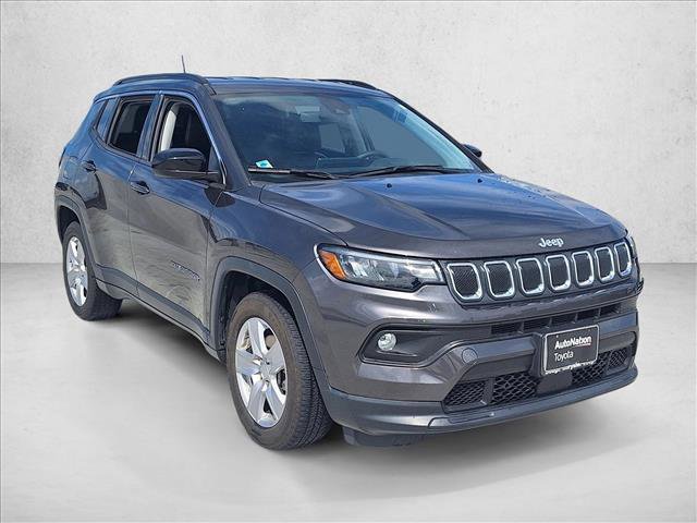 Used 2022 Jeep Compass Latitude image 3