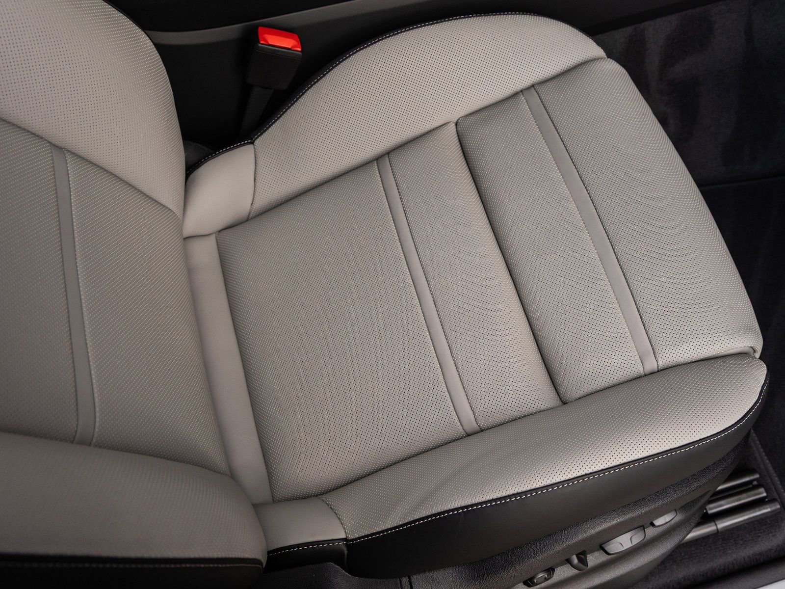 New 2026 Porsche Cayenne image 44