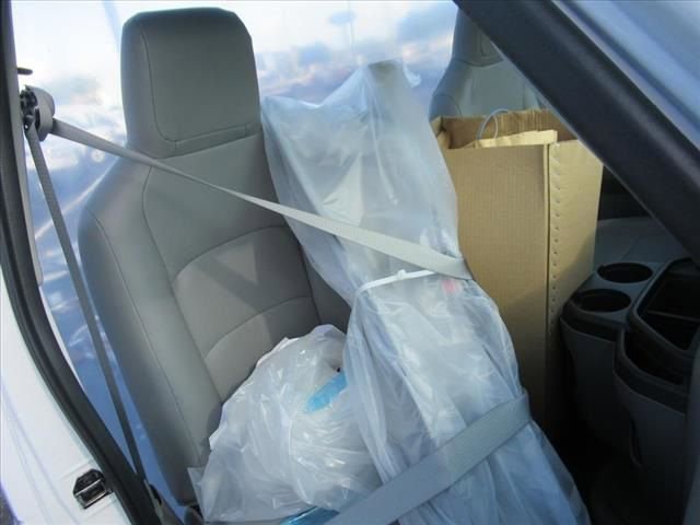 New 2024 Ford E-450 and Econoline 450 Super Duty w/ Power Windows & Locks Group RWD image 8