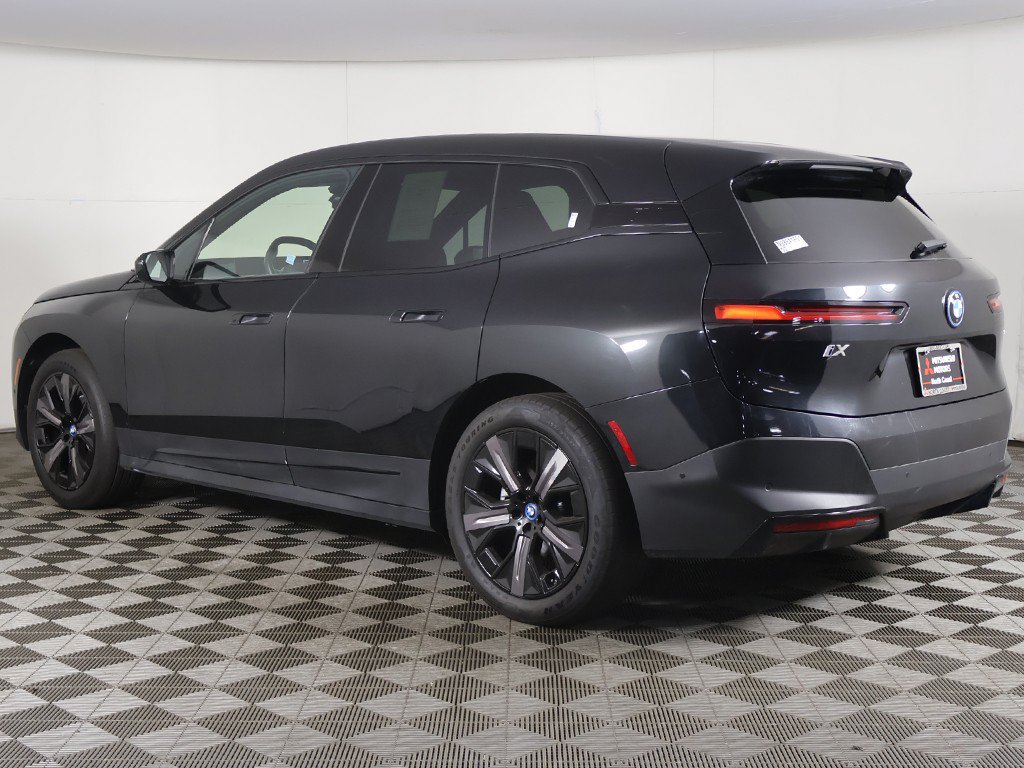 Used 2024 BMW iX xDrive50 AWD/4WD image 11