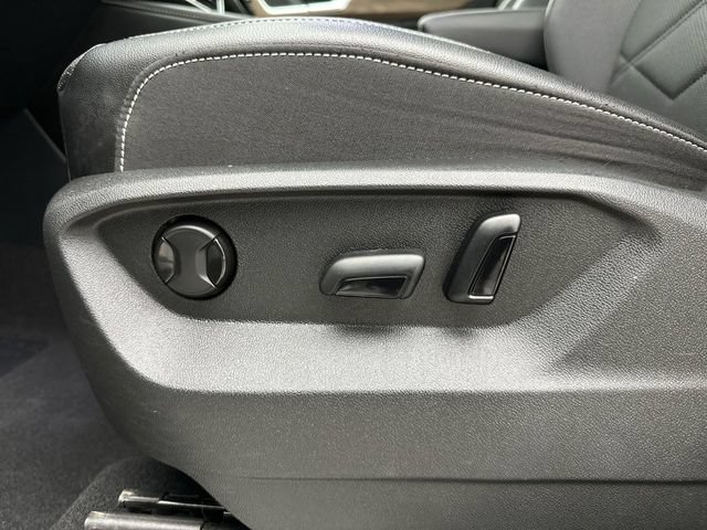 Used 2024 Volkswagen Atlas SE AWD/4WD image 12