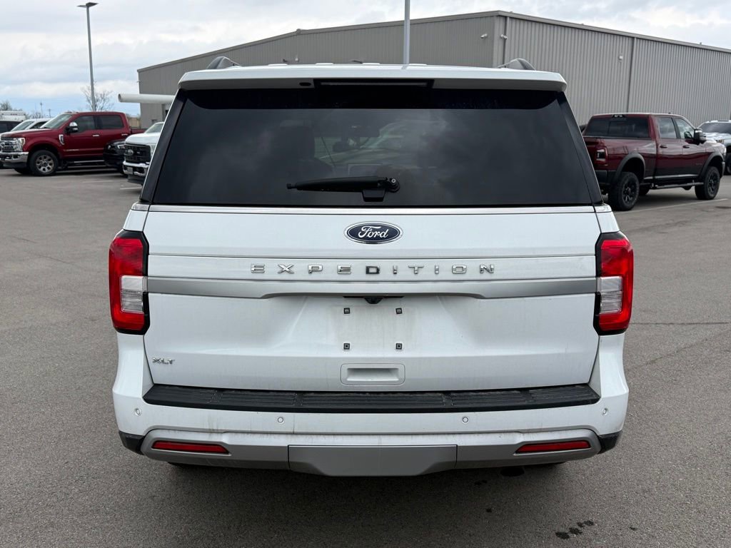 Used 2024 Ford Expedition XLT image 19