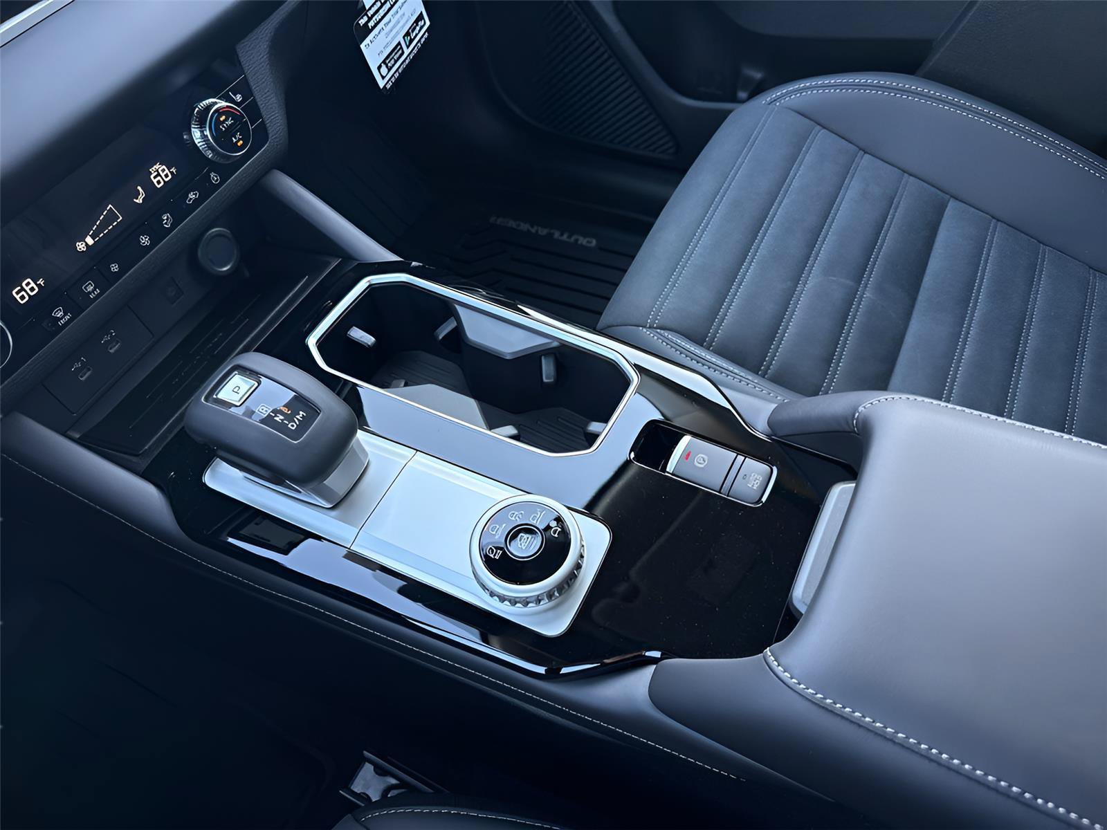 New 2026 Mitsubishi Outlander SE FWD image 21