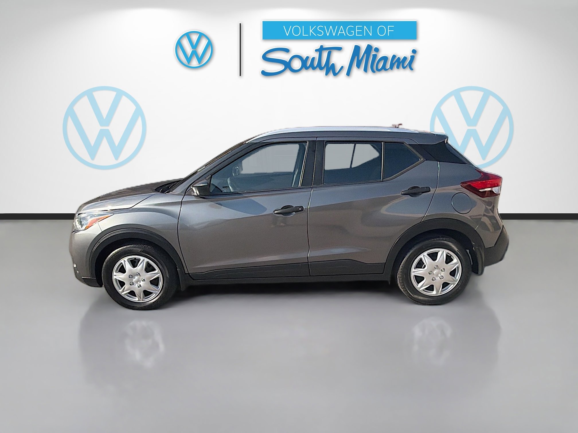 Used 2019 Nissan Kicks S image 4