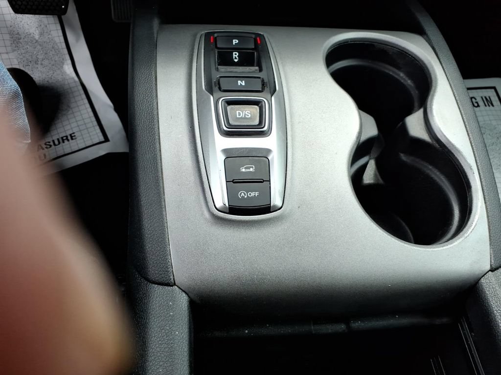 Used 2022 Honda Pilot Sport image 16