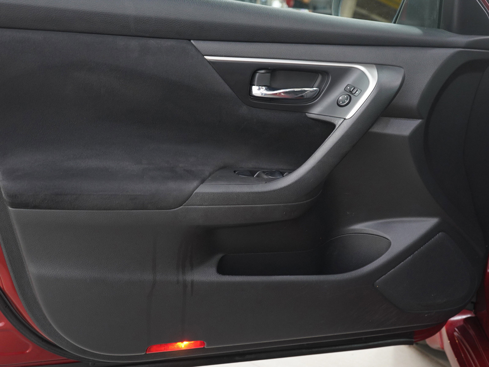 Used 2015 Nissan Altima 2.5 SV FWD image 17