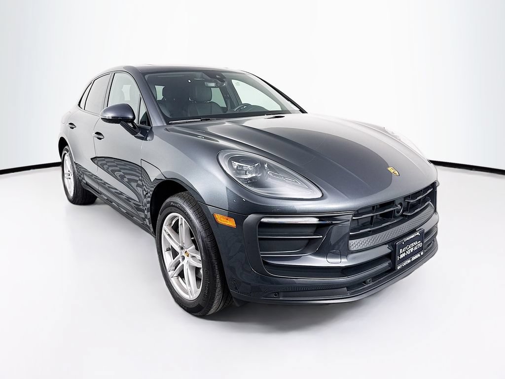 Certified 2025 Porsche Macan AWD/4WD image 7