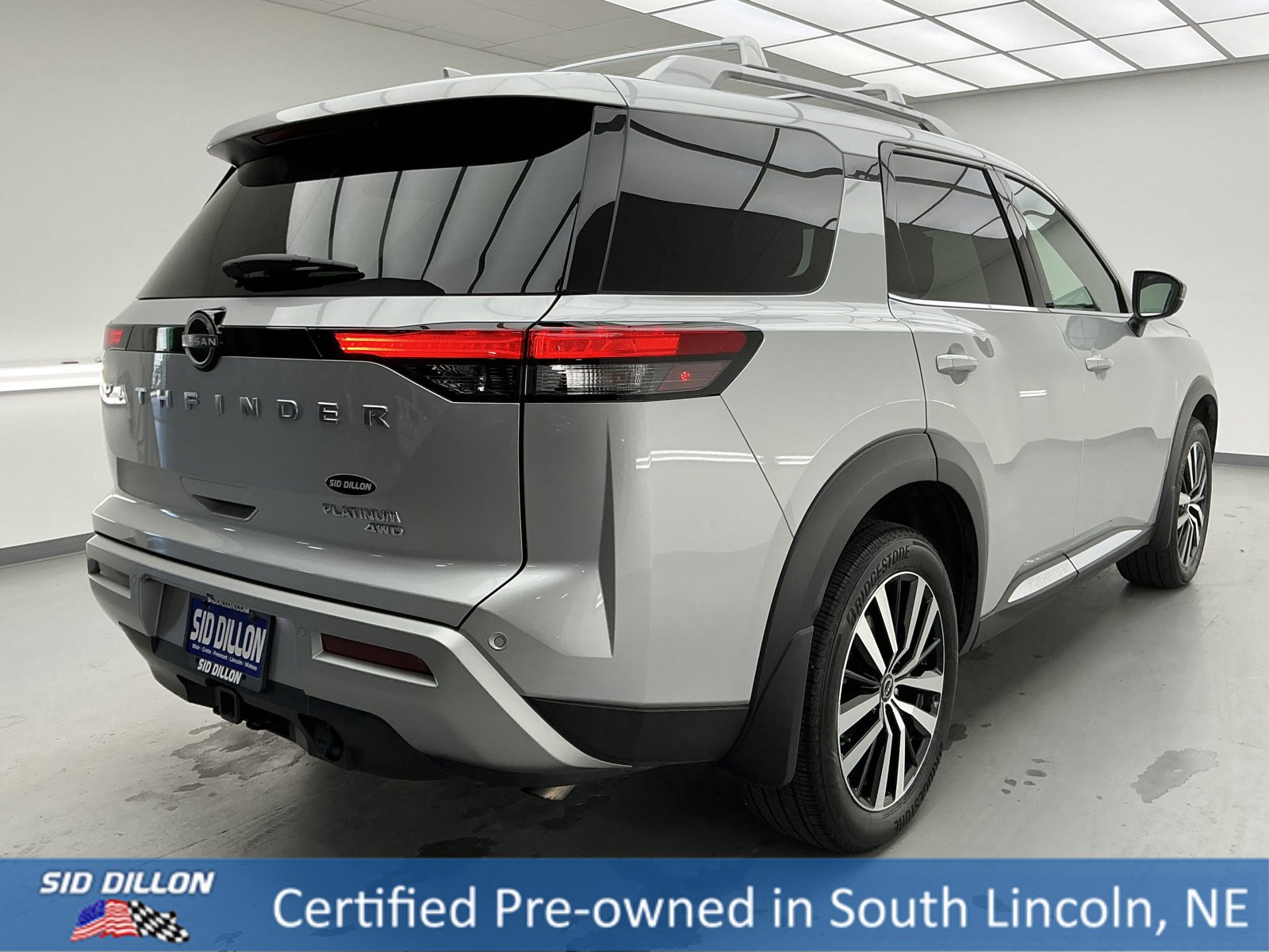 Used 2024 Nissan Pathfinder Platinum image 4