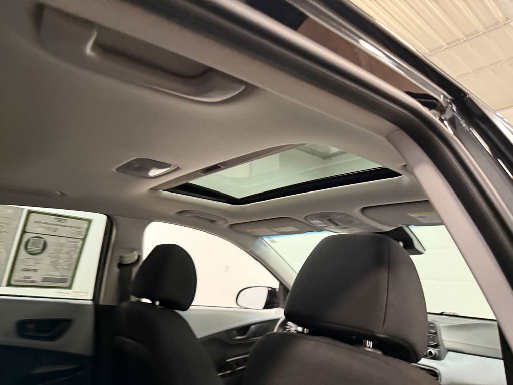 Used 2021 Hyundai Kona SEL Plus AWD/4WD image 68