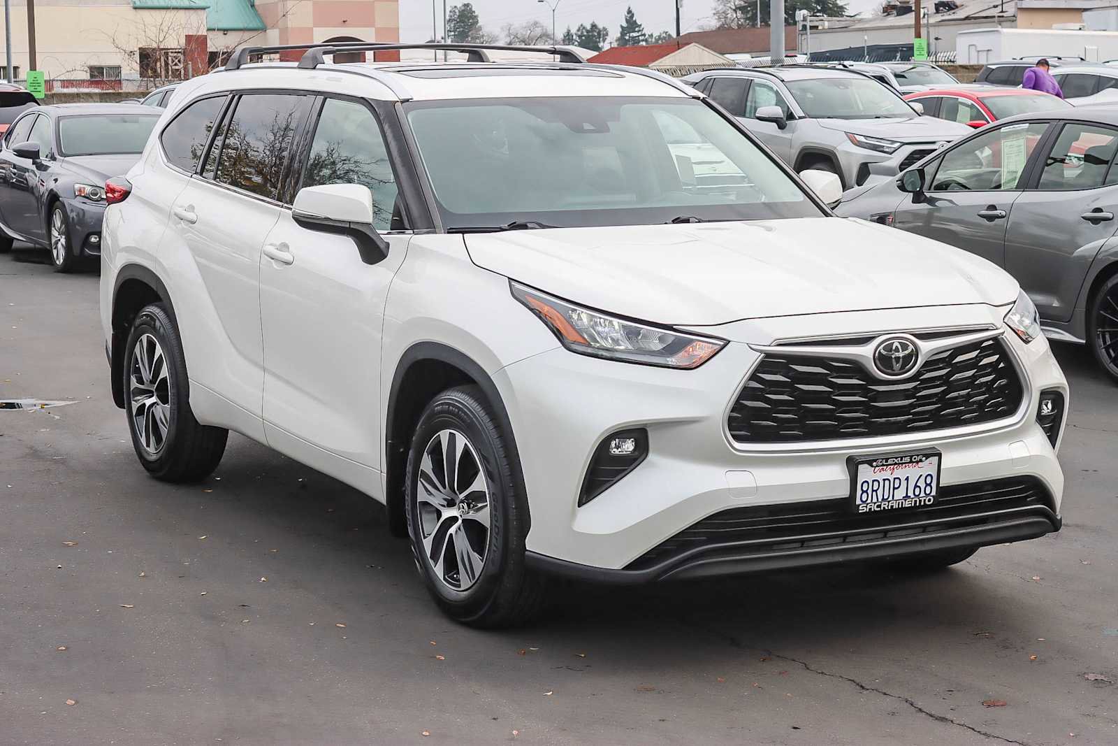 Used 2020 Toyota Highlander XLE image 5