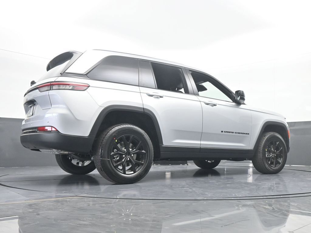 New 2025 Jeep Grand Cherokee Altitude image 54