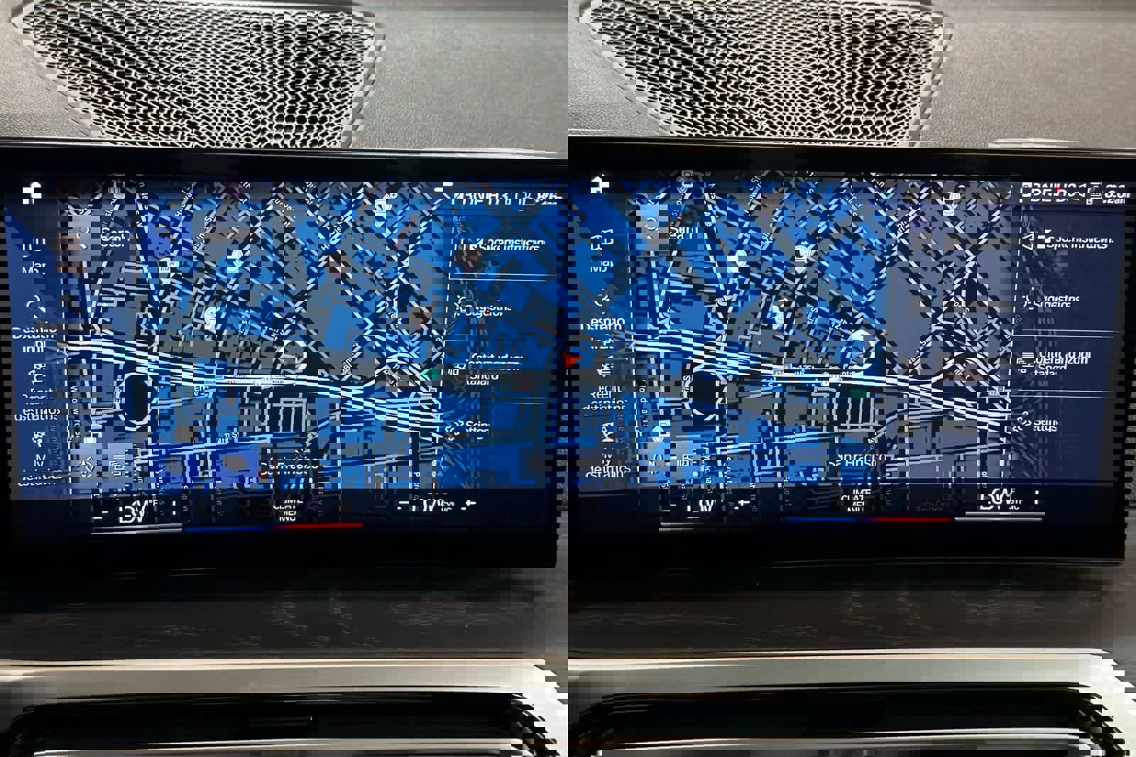 Used 2023 BMW 330i Sedan w/ Premium Package image 18