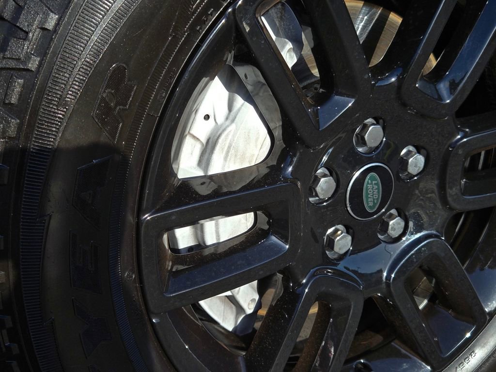 Used 2023 Land Rover Defender 90 X-Dynamic SE image 10