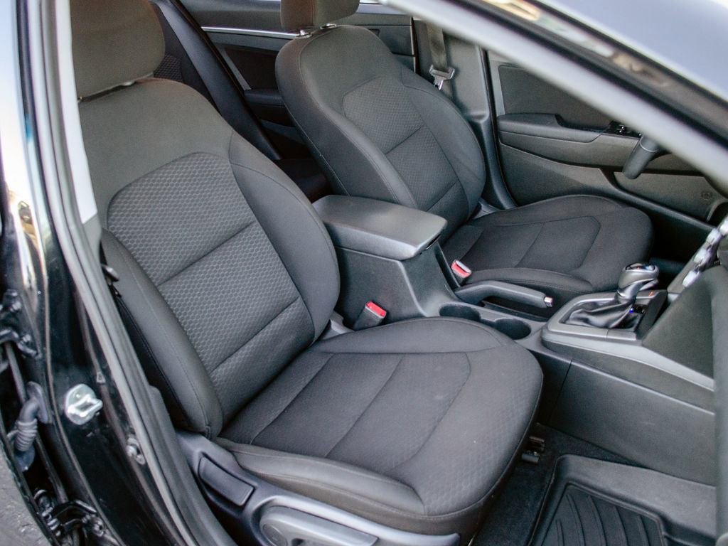 Used 2020 Hyundai Elantra Value Edition w/ Cargo Package (C1) image 32