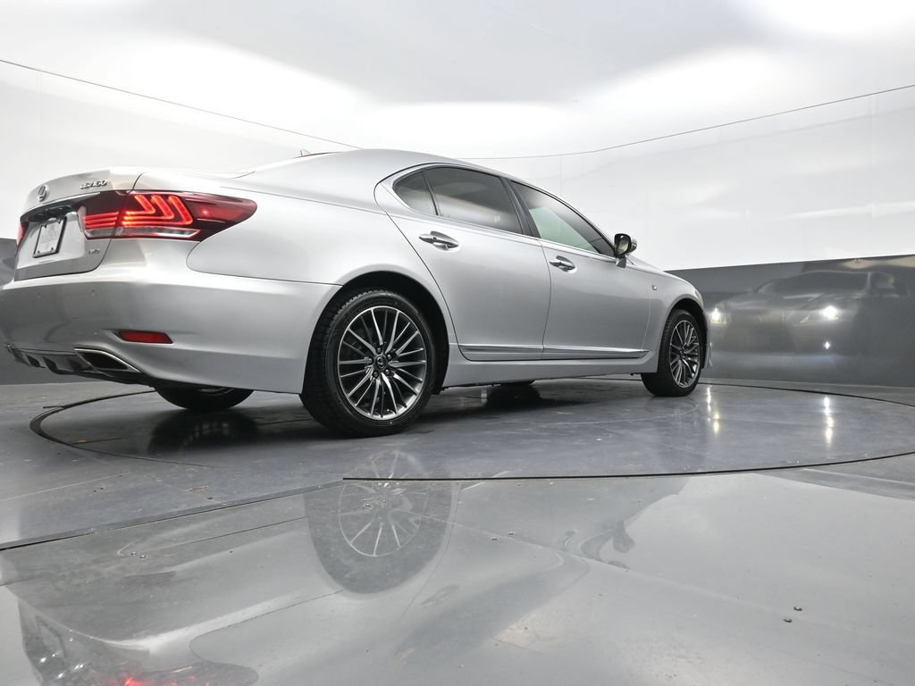 Used 2013 Lexus LS 460 AWD w/ F-Sport Pkg image 30