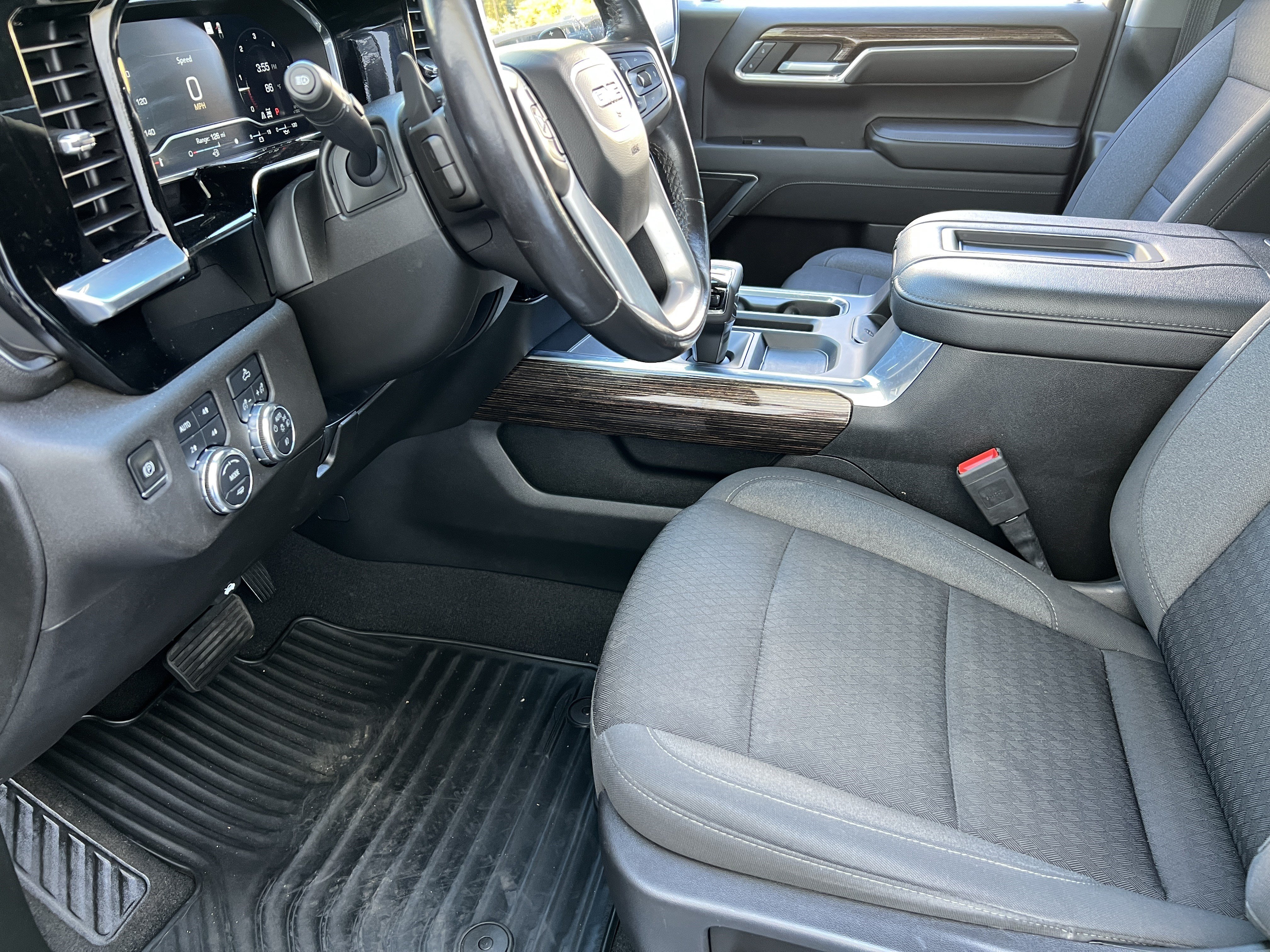 Used 2022 GMC Sierra 1500 Elevation w/ X31 Off-Road Package AWD/4WD image 15