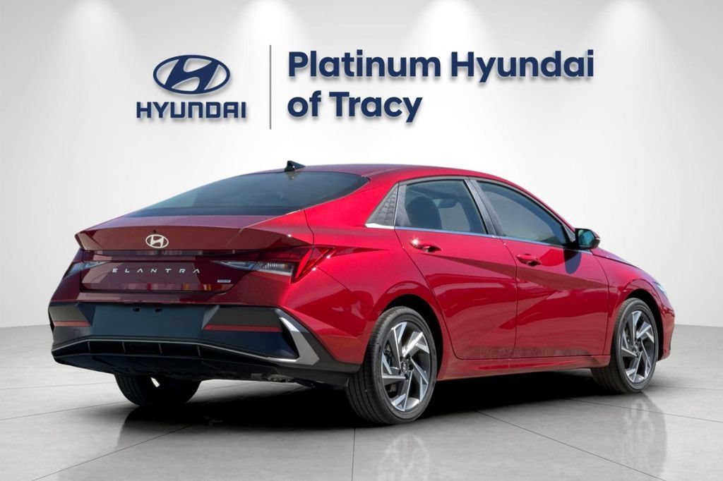 New 2026 Hyundai Elantra Limited FWD image 4