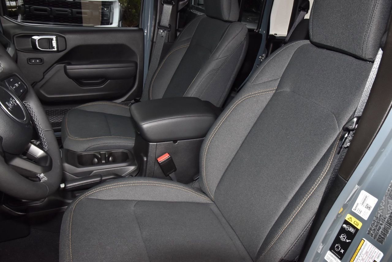 Used 2025 Jeep Gladiator Willys image 32