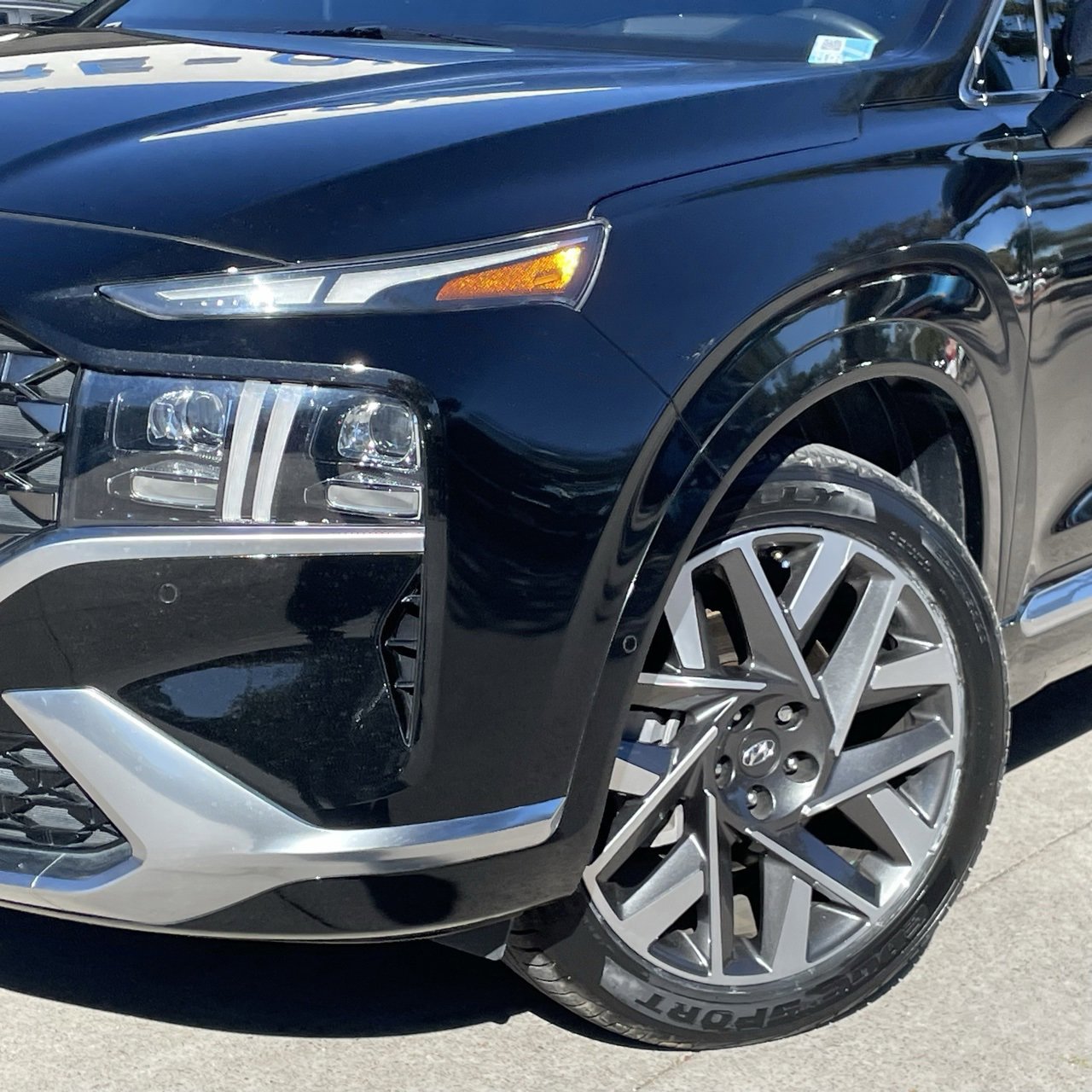 Used 2023 Hyundai Santa Fe Calligraphy image 8