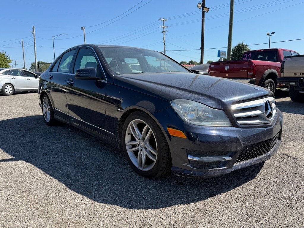 Used 2013 Mercedes-Benz C 250 Sedan image 2